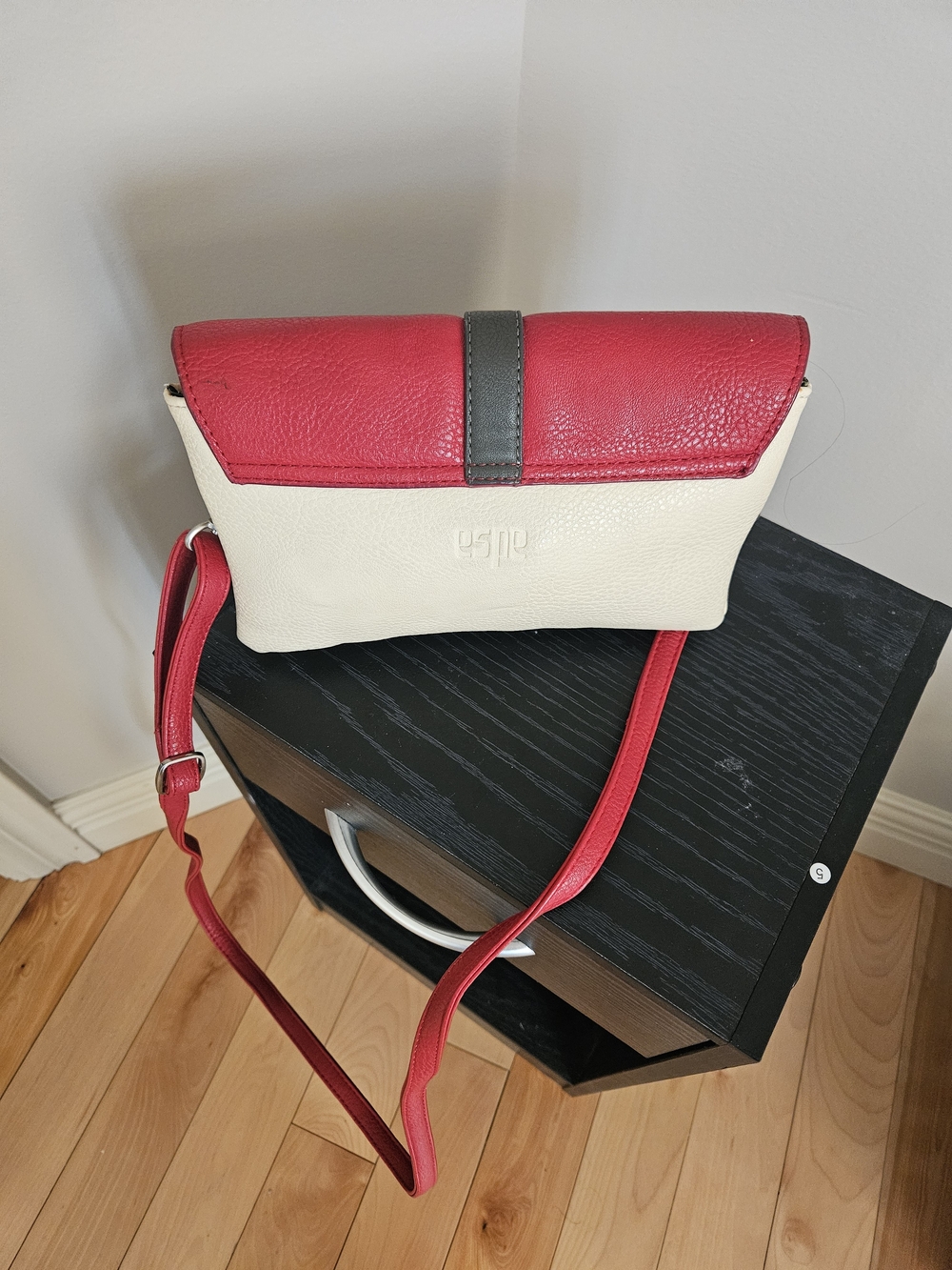 Red and Cream Crossbody Shoulder Bag - Stylish Everyday Purse